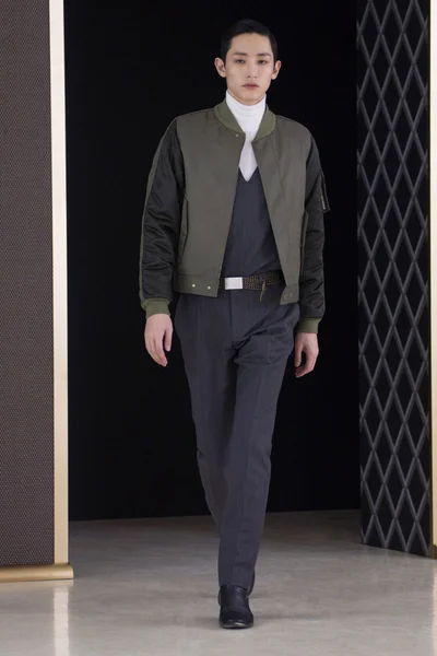 Look 14